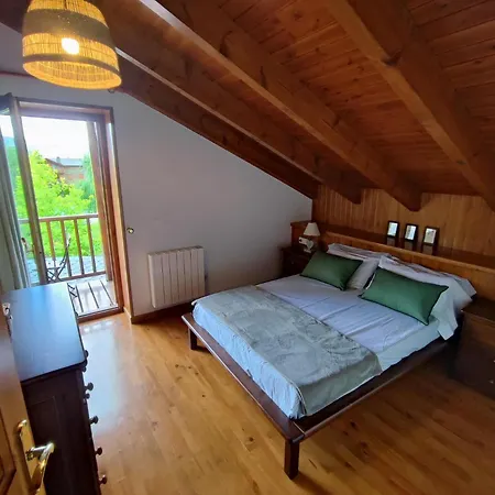 Amplio Duplex Con Piscina Junto A Puigcerda *
